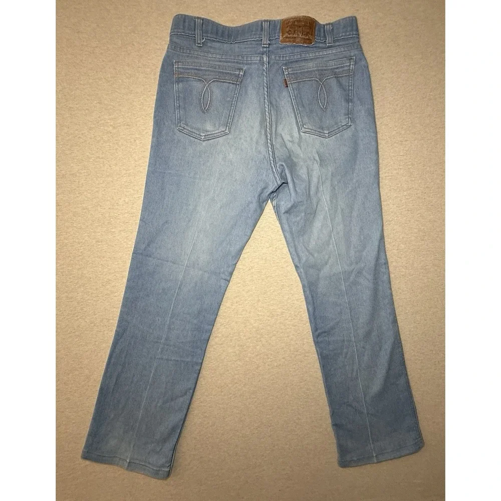 Levi's Older Light Weight Blue Jeans 34x30 Men's Well Worn Comfortable Fit.